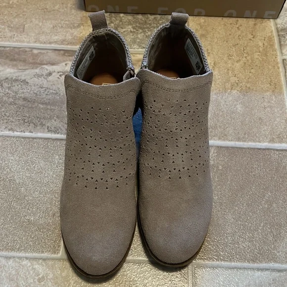 Like New Toms Deia Booties - Picture 3 of 5